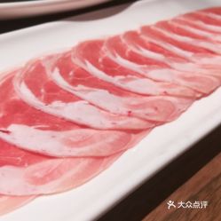 舌尖上的長(zhǎng)安煙火氣 探秘和院新派銅鍋涮肉的大刀羊肉片